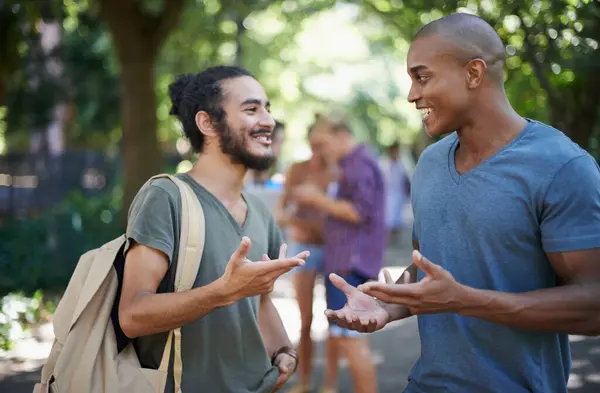 Students Friends Talking Happy Campus Learning Knowledge Questions Test Exam — Stock Photo, Image