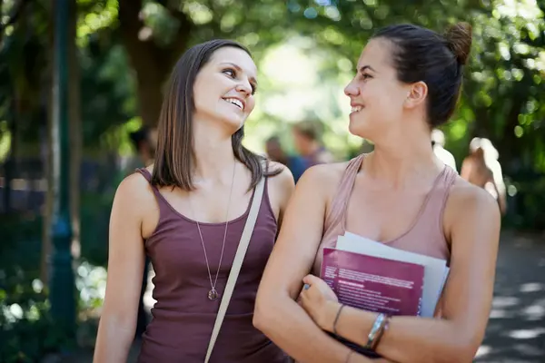Students Friends Talking Education Campus Learning Knowledge Books College Happy — Stock Photo, Image
