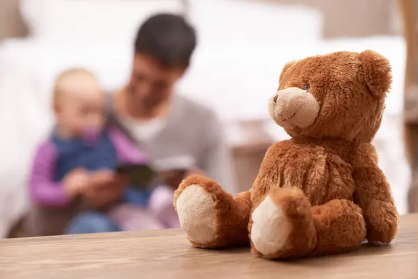 Amor Lectura Padre Bebé Con Libro Dormitorio Para Leer Vincular —  Fotos de Stock