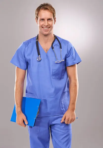 Portapapeles Doctor Retrato Hombre Estudio Para Investigación Médica Seguro Informe — Foto de Stock