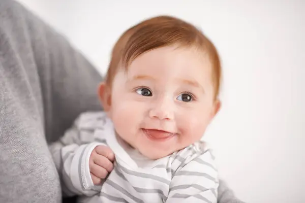 Baby Liefde Pasgeborene Met Glimlach Voor Ouders Comfort Hechting Met — Stockfoto
