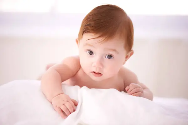 Portrait Care Curious Baby Bed Tummy Time Child Development Play — Stock Photo, Image
