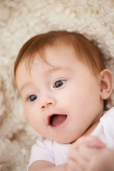 Chica Desarrollo Lindo Para Bebé Interior Para Adorable Junior Recién —  Fotos de Stock