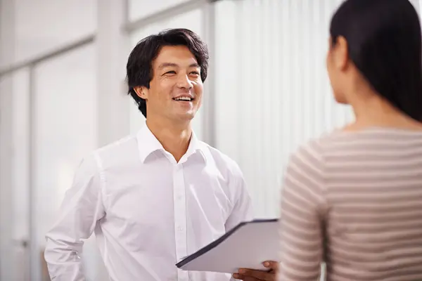 Office Partnership Asian Business People Discussion Conversation Talking Documents Meeting — Stock Photo, Image