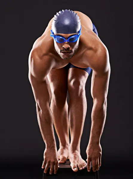 Estudio Nadador Hombre Listo Para Deporte Buceo Entrenamiento Para Entrenamiento —  Fotos de Stock