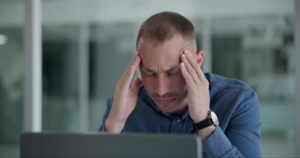 Unternehmen Kopfschmerzen Und Menschen Mit Burnout Müdigkeit Und Frustration Über — Stockvideo