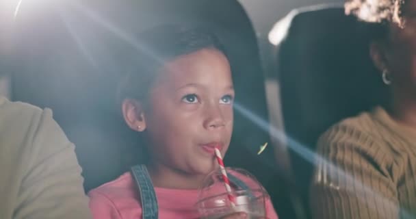 Rodzina Rodzice Kino Dziewczyną Film Więzi Razem Hobby Relaks Shake — Wideo stockowe