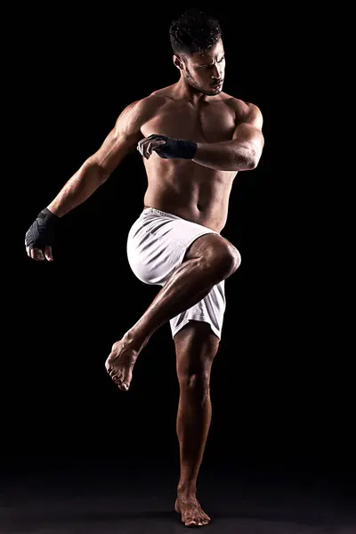 Mann Bokser Fighter Studio Sport Fitness Kriger Trening Svart Bakgrunn – stockfoto