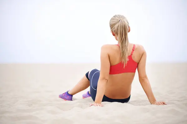 Fitness Myšlení Záda Ženy Pláži Pro Cvičení Trénink Cvičení Přírodě — Stock fotografie