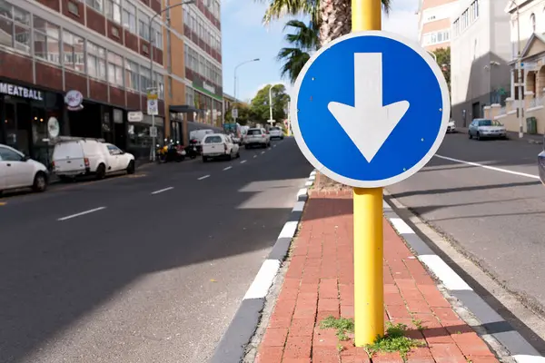 Señal Tráfico Flecha Azul Señalización Calle Para Dirección Con Notificación —  Fotos de Stock