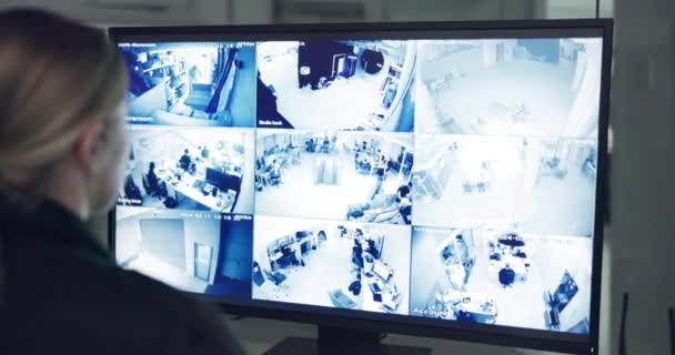 Ellenőrizze Ellenőrizze Kamerák Monitorját Hogy Van Védelem Biztonsági Szolgálat Vagy — Stock videók