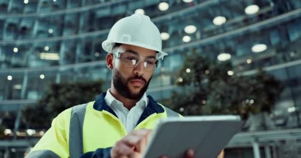 Progresso Homem Arquiteto Tablet Cidade Para Pesquisa Engenharia Construção Construção — Vídeo de Stock