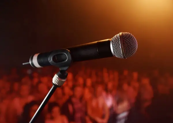 Take Stage Microphone Standing Stage Crowd Background — Stock Photo, Image