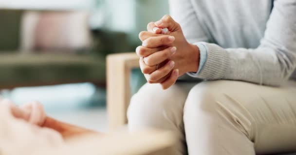 Patient Psychologue Les Mains Avec Conversation Anxiété Pour Soutien Santé — Video