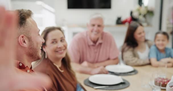 Selfie Rodzina Jadalnia Lunch Szczęśliwą Więź Podczas Wizyty Gości Podekscytowany — Wideo stockowe