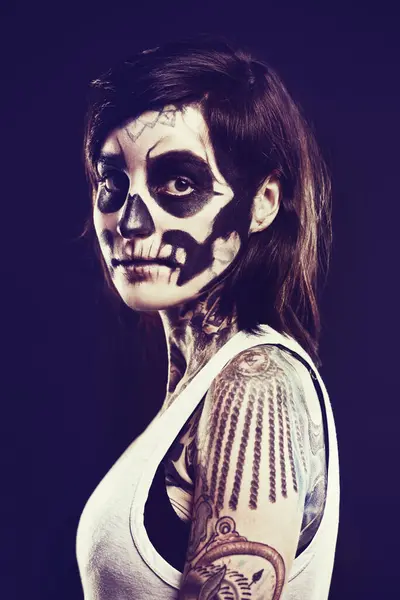 Schedel Make Portret Van Vrouw Donkere Achtergrond Voor Festival Halloween — Stockfoto