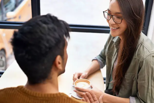 Koffie Winkel Gelukkig Paar Met Drank Praten Gesprek Chatten Voor — Stockfoto