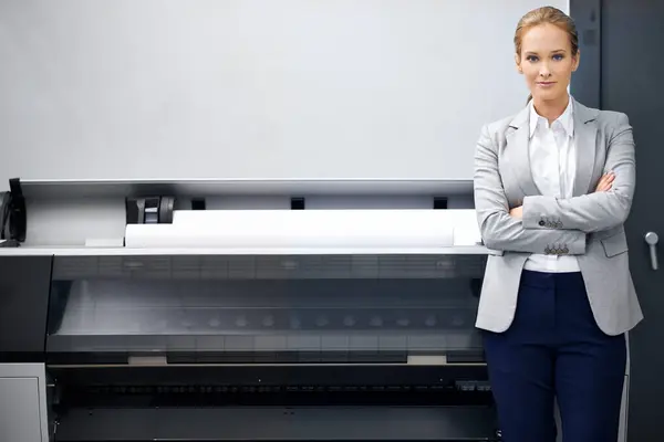 Printer Machine Woman Portrait Paper Printing Factory Warehouse Manufacturing Materials — Stock Photo, Image