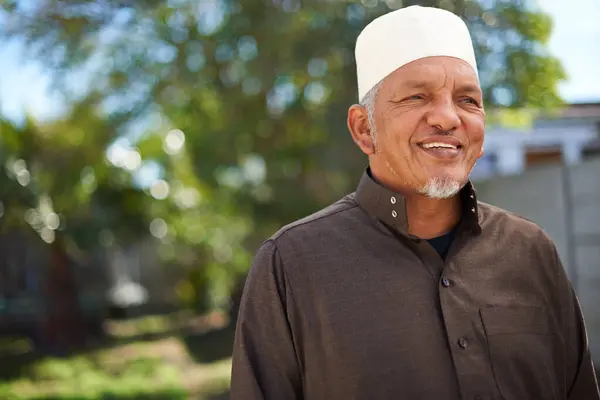 Senior Man Muslim Happy Outdoor Eid Ramadan Holiday Religion Enjoy — Stock Photo, Image