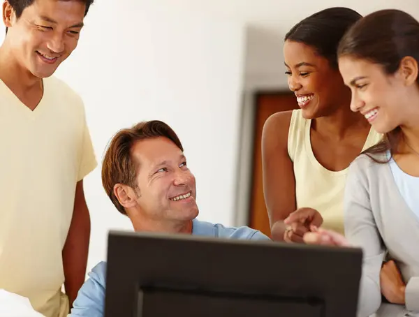 Diversity Coworker Happy Office Computer Teamwork Collaboration Coworking Colleagues People — Stock Photo, Image