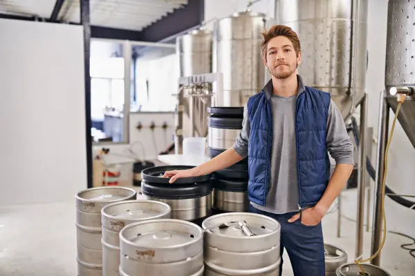 Brewery Man Tank Machine Portrait Craft Beer Manufacturing Production Process — Stock Photo, Image