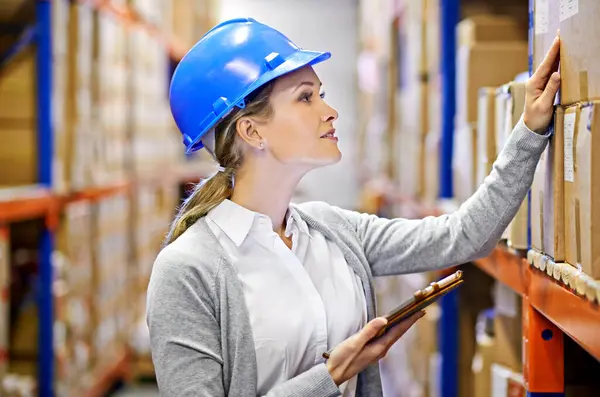 Tablet Box Woman Warehouse Storage Shipping Delivery Job Stock Factory — Stock Photo, Image