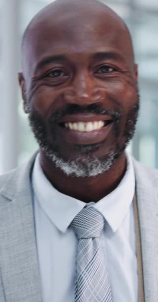 Sorriso Affari Faccia Uomo Nero Carica Fiducia Atteggiamento Positivo Felicità — Video Stock