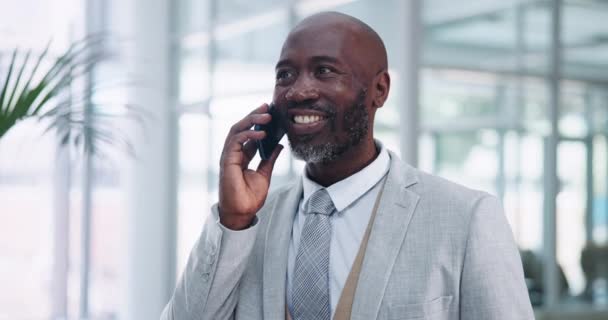 Gerente Homem Negro Telefonema Para Corporativo Escritório Networking Conversa Negócios — Vídeo de Stock