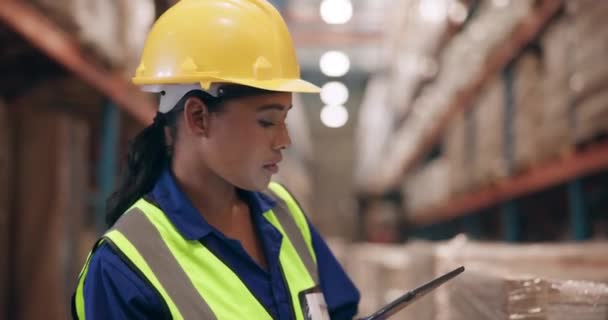 Logistics Warehouse Woman Tablet Checklist Online Planning Inspection Distribution Digital — Stock Video