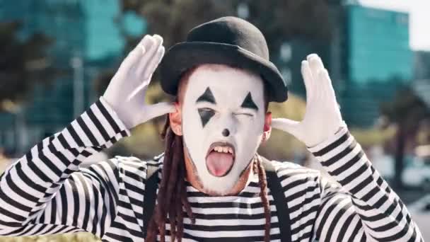 City Mime Face Man Tongue Out Funny Joke Humor Crazy — Stock Video