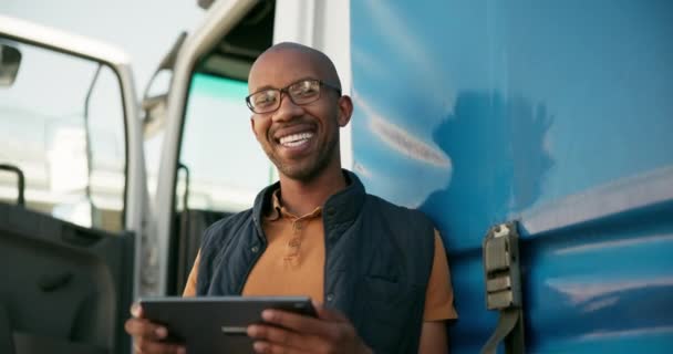 Portret Tablet Kierowca Męski Dla Logistyki Uśmiech Ciężarówka Dostawcza Dla — Wideo stockowe