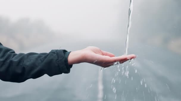 Mano Agua Chapoteo Aire Libre Para Sostenibilidad Persona Para Salud — Vídeos de Stock