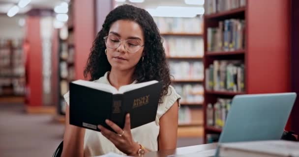 Library Bible Woman Peace Information Spirit Religion Католическая Христианин Личность — стоковое видео