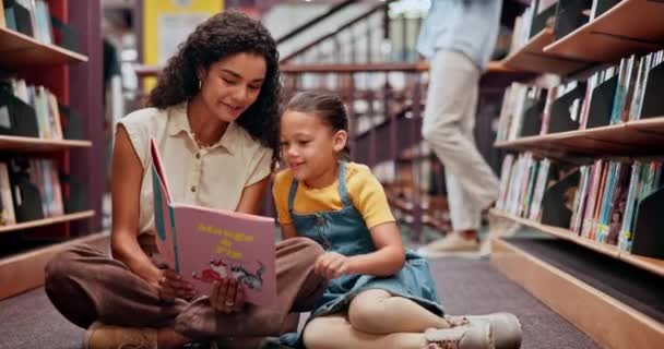Kobieta Dziecko Książka Biblioteki Wsparcie Czytanie Dla Przyszłego Wzrostu Wiedzy — Wideo stockowe