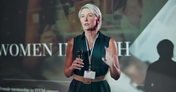 Prezes Motywacja Mowa Kobiety Konferencji Dla Technologii Seminarium Lub Warsztaty — Wideo stockowe