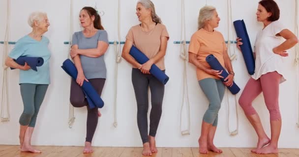 Fitness Yoga Donne Mature Insieme Classe Salute Benessere Esercizio Fisico — Video Stock