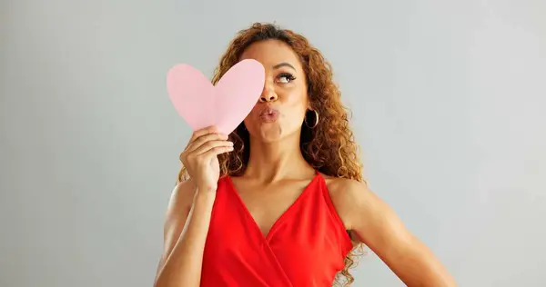 Woman Love Kiss Face Paper Heart Opinion Romance Thinking Ideas — Stock Photo, Image