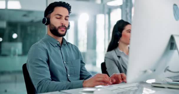 Mand Headset Callcenter Ansigt Til Computer Til Rådgivning Telemarketer Forsikring – Stock-video