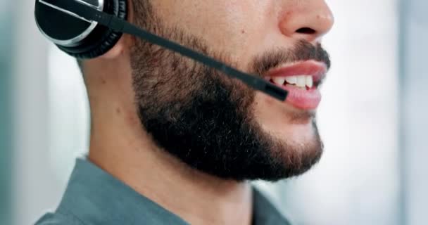Στόμα Μικρόφωνο Και Ακουστικά Στο Callcenter Τον Άνθρωπο Για Εξυπηρέτηση — Αρχείο Βίντεο