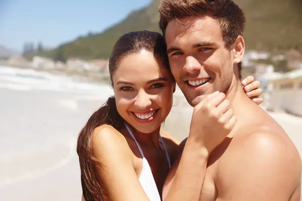 Smile Portrait Couple Hug Beach Love Trip Support Holiday Summer — Stock Photo, Image