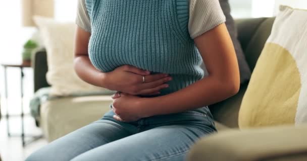 Mujer Dolor Estómago Dolor Estómago Casa Para Menstruación Digestión Inflamación — Vídeo de stock