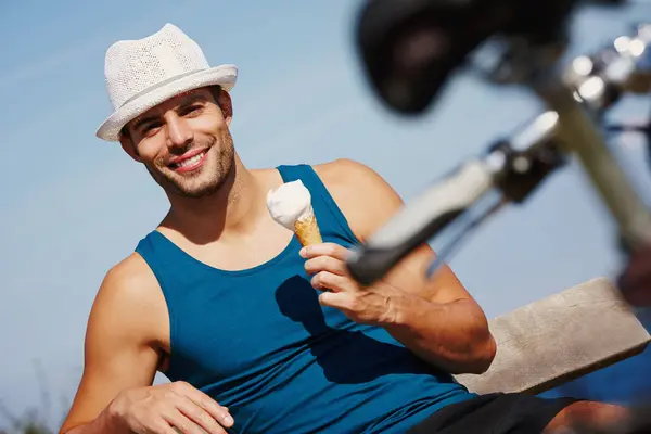 Man Ice Cream Portrait Bike Relax Outdoor Travel Break Recreation — Stock Photo, Image
