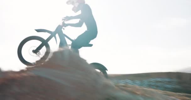 Cyklista Motocykl Člověk Vzduchu Nebe Nebo Venkovní Trénink Pro Extrémní — Stock video