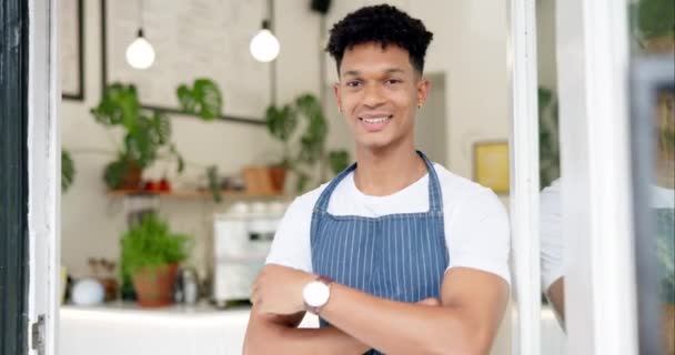 Hombre Cara Cafetería Barista Con Sonrisa Servicio Cliente Camarero Panadería — Vídeo de stock