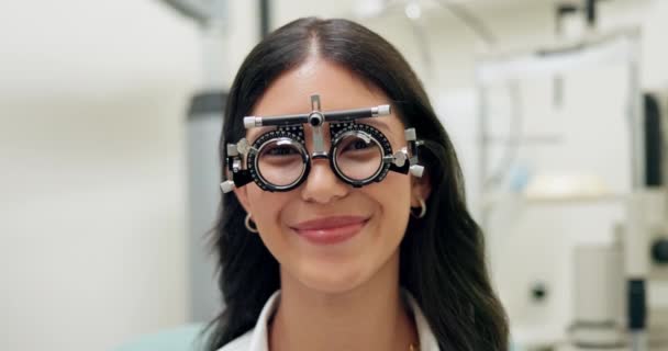 Ensaio Quadro Paciente Optometrista Para Visão Com Exame Oftalmológico Consulta — Vídeo de Stock