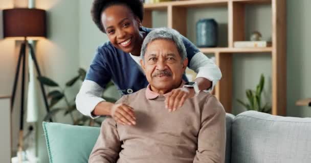 Living Room Happy Nurse Hug Senior Old Man Patient Home — Stock Video