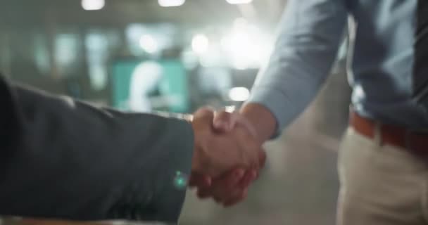 Biznesmeni Uścisk Dłoni Porozumienie Traktują Biurze Jako Szansę Zawarcie Umowy — Wideo stockowe