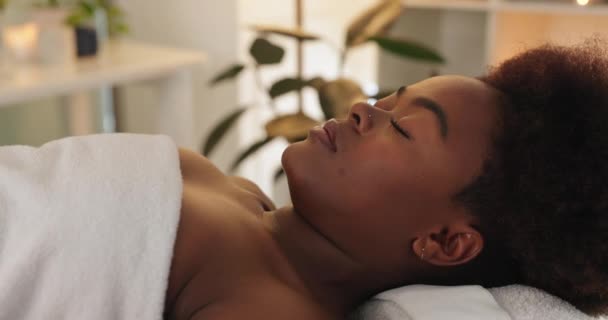 Black Woman Face Sleep Spa Treatment Skincare Health Wellness Dream — Stock Video
