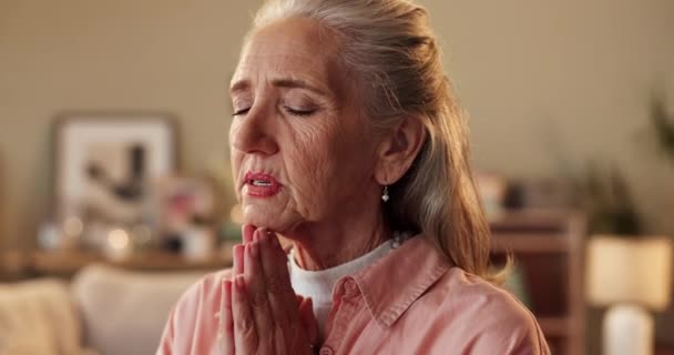 Kobieta Ręce Modlitwa Chrześcijańska Nadzieję Religia Lub Wdzięczność Boga Ból — Wideo stockowe