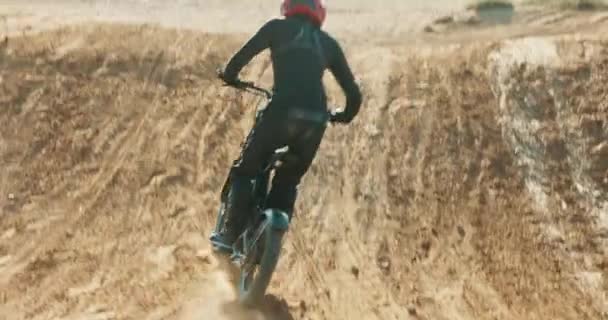 Rychlost Motocykl Osoba Kopci Venkovním Tréninku Pro Extrémní Sporty Bezpečnost — Stock video